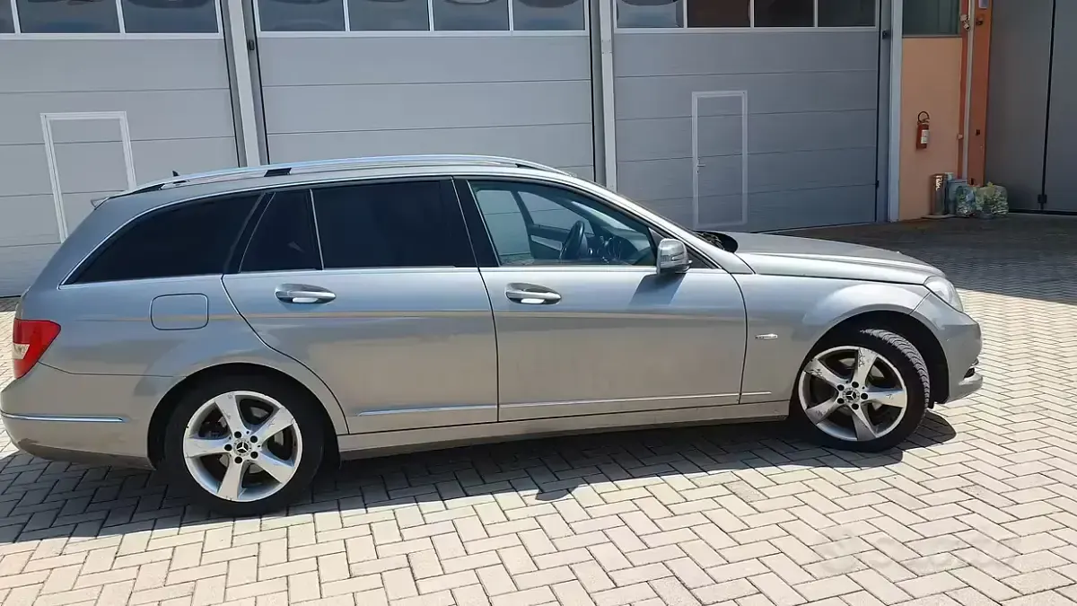 Begagnad Mercedes C220 2012 Grå Sedan
