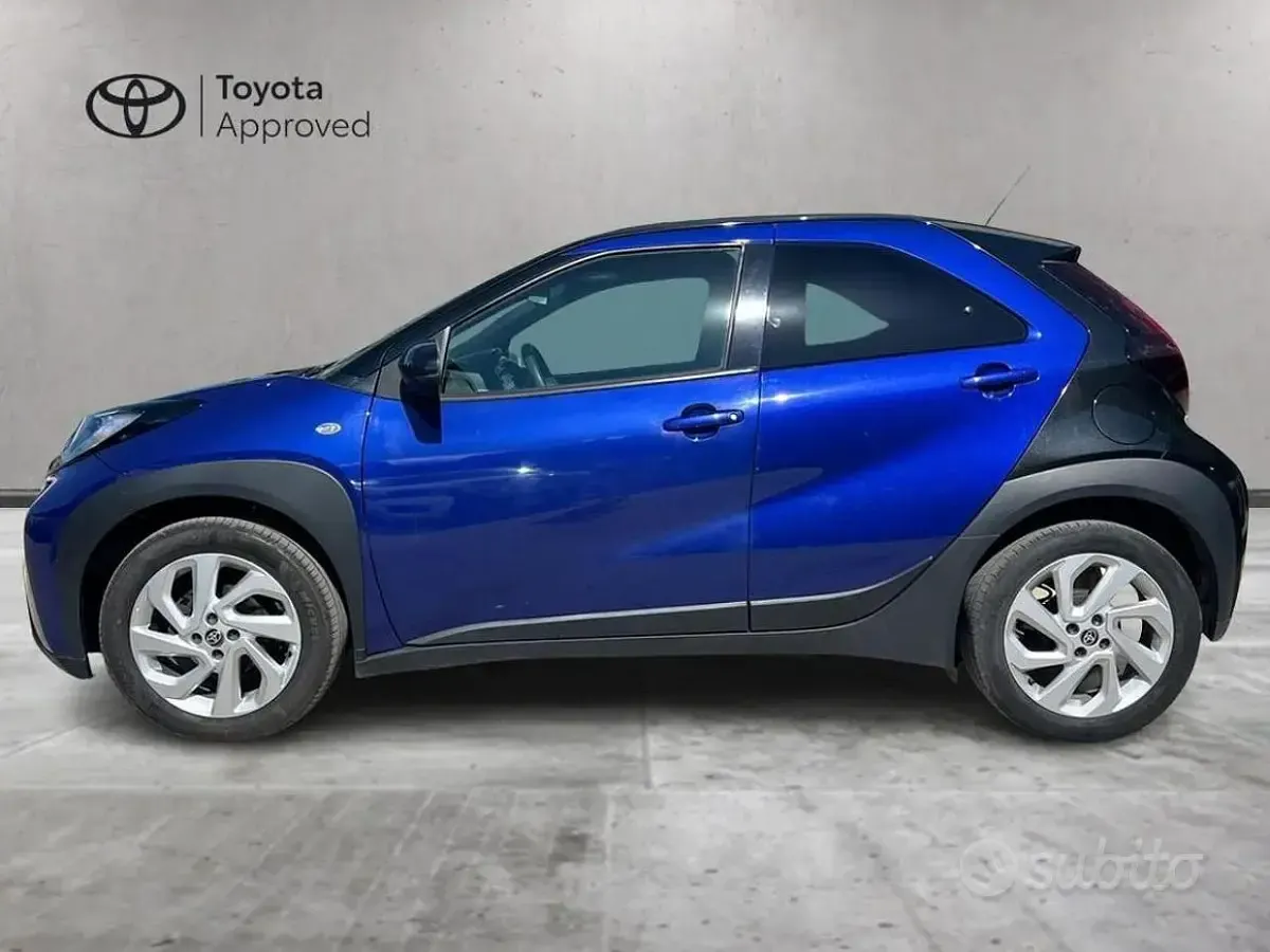 Usata Toyota Aygo X Trend 72 CV (52 kW) 2022 Bluazzurro SUV