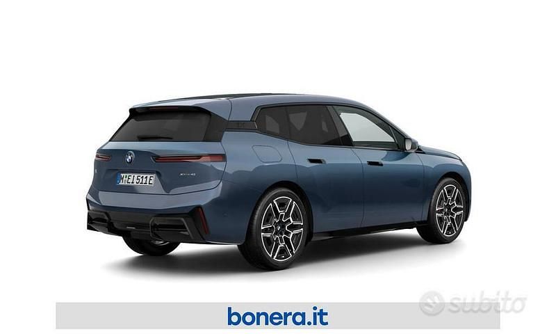 Usata BMW iX M Sport 300 kW (408 CV) 2025 Blu SUV