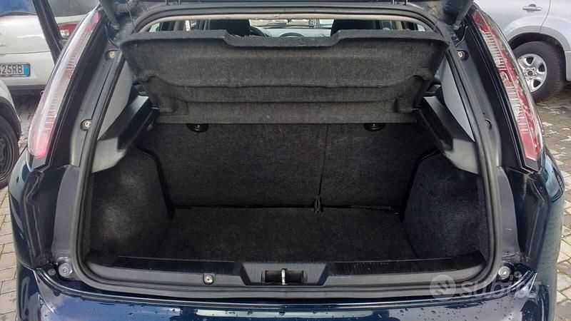 Usata Fiat Punto Evo Active 75 CV (55 kW) 2010 Blu Utilitaria