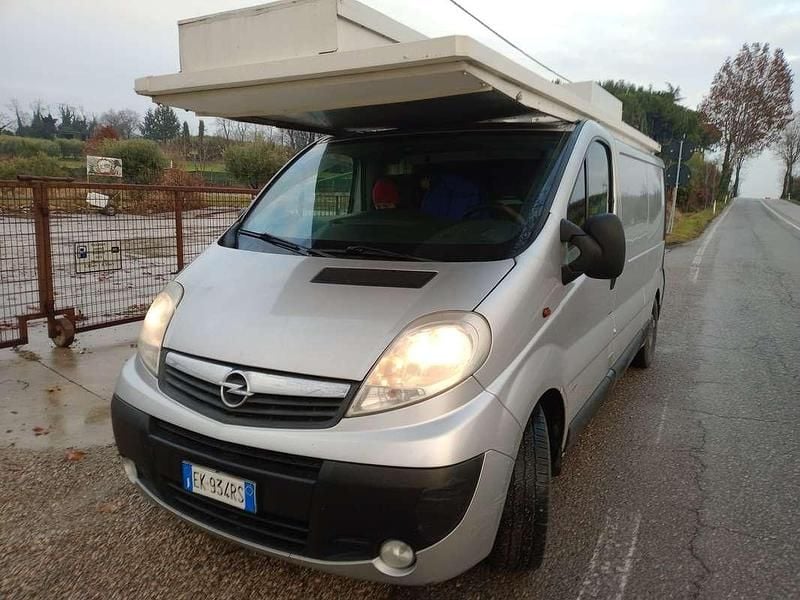 Usata Opel Vivaro 120 CV (88 kW) 2011 Monovolume