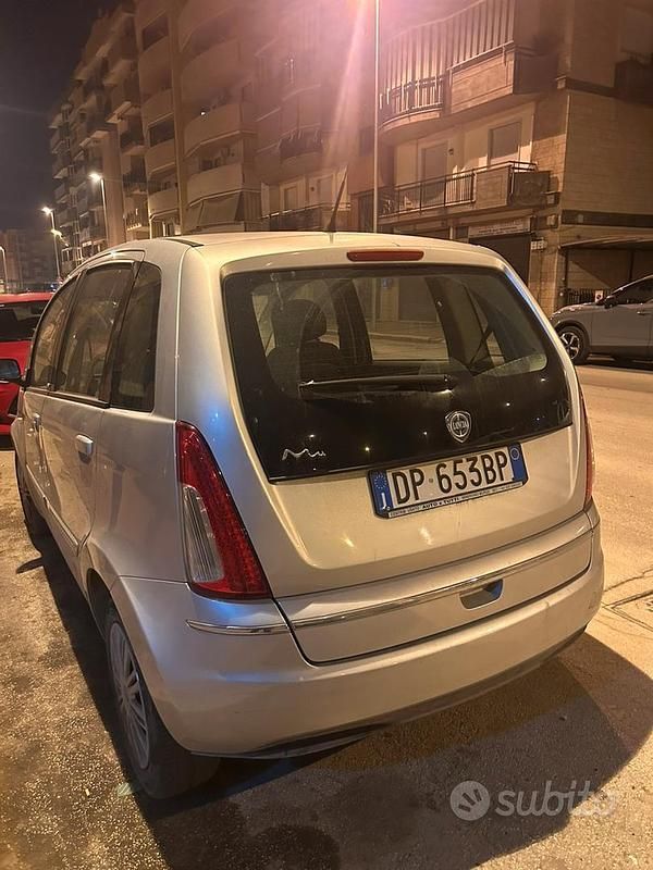 Usata Lancia Musa 2008 Grigio Monovolume