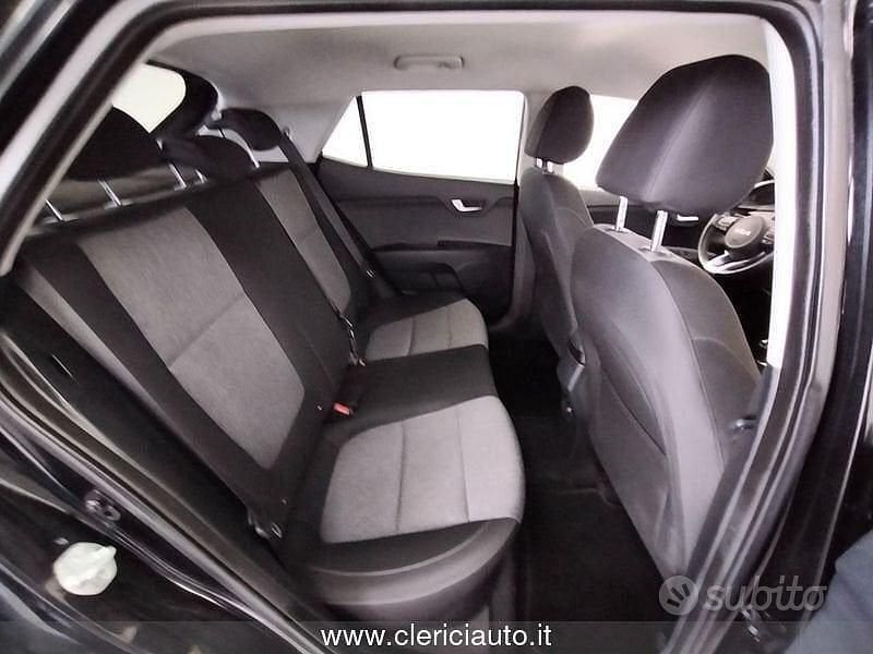 Second-hand Kia Stonic Style 84 CP (61 kW) 2025 Negru SUV