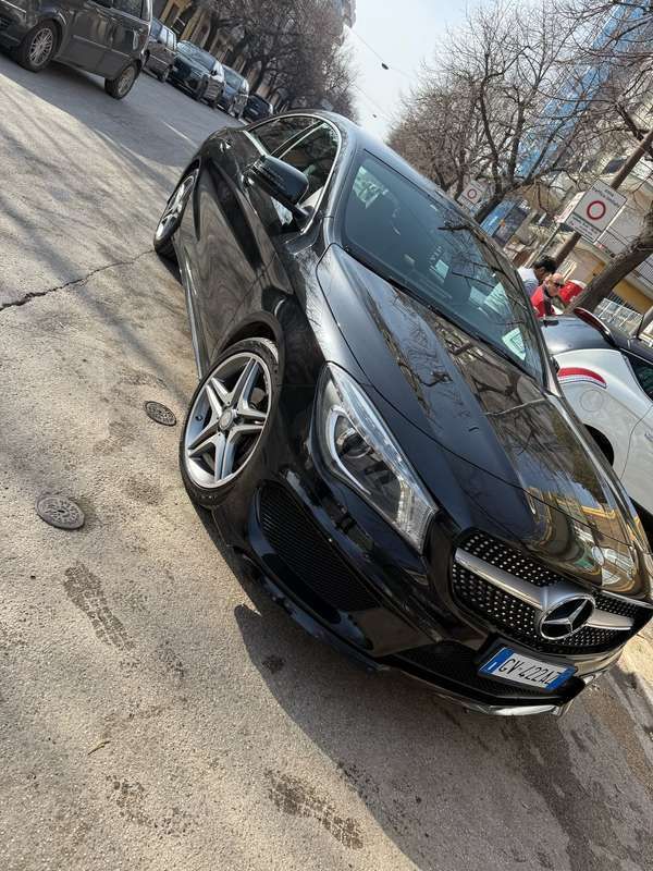 Usata 2014 Mercedes CLA200 Premium Tre volumi | 14.500 € (Buon prezzo) - Immagine 1/4