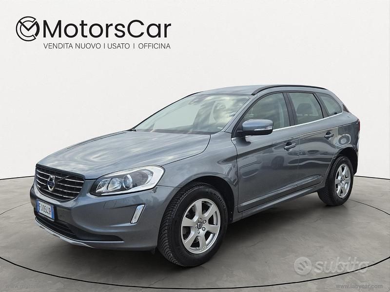 Usata Volvo XC60 Momentum 150 CV (110 kW) 2017 Grigio SUV