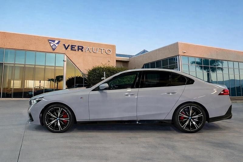 Usata BMW 540 M Sport 303 CV (222 kW) 2025 Grigio Berlina