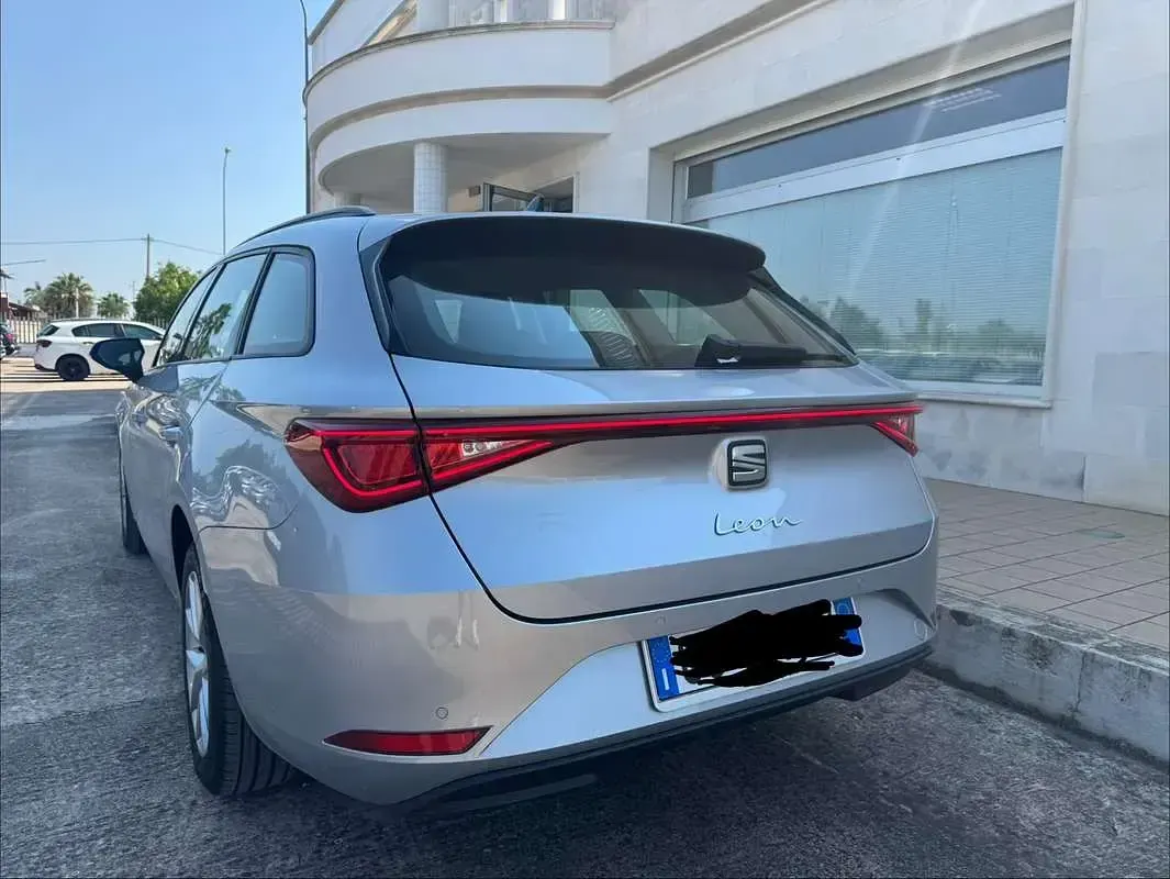 Usata Seat Leon Business 116 CV (85 kW) 2021 Argento Station wagon