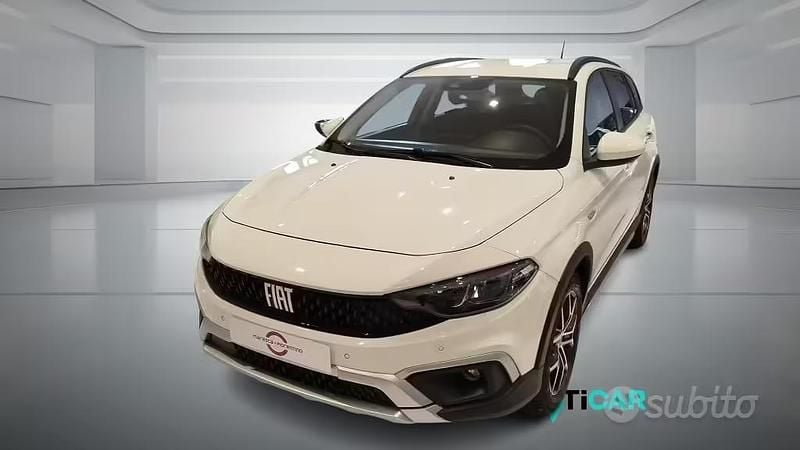 Usata Fiat Tipo Cross 130 CV (95 kW) 2024 Bianco Station wagon
