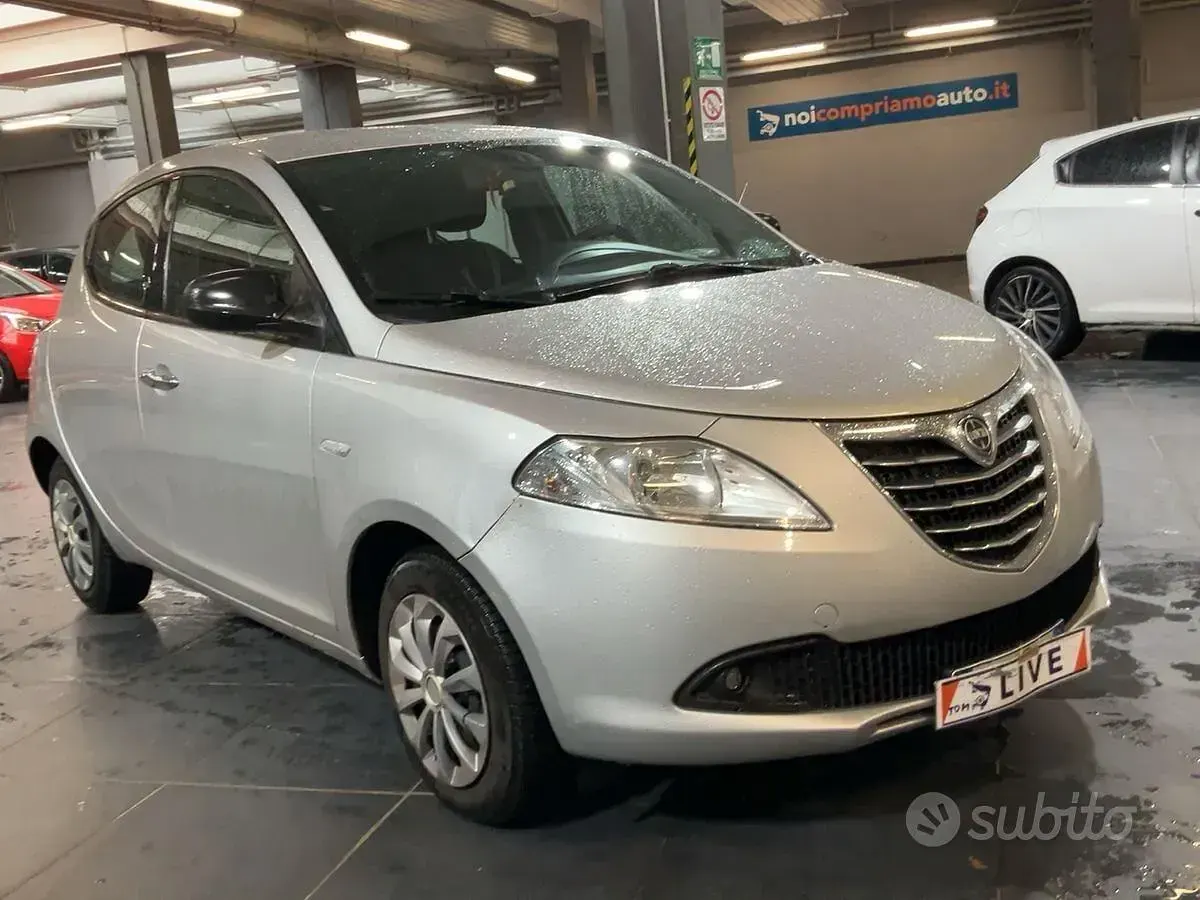 Gebraucht Lancia Ypsilon Gold 95 PS (69 kW) 2015 Grau Kleinwagen