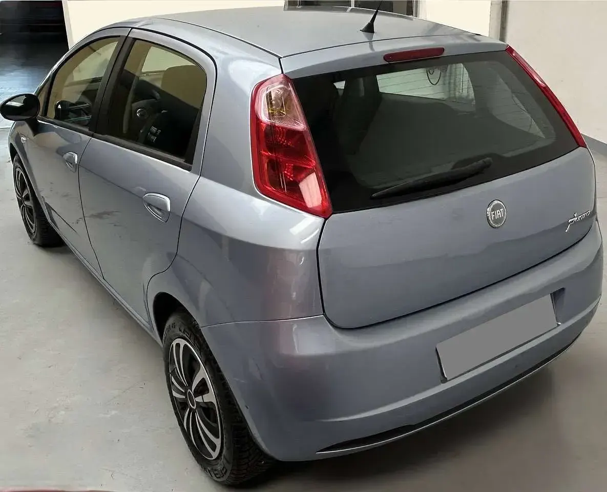 Usata Fiat Grande Punto Dynamic 65 CV (47 kW) 2007 Blu/azzurro Utilitaria