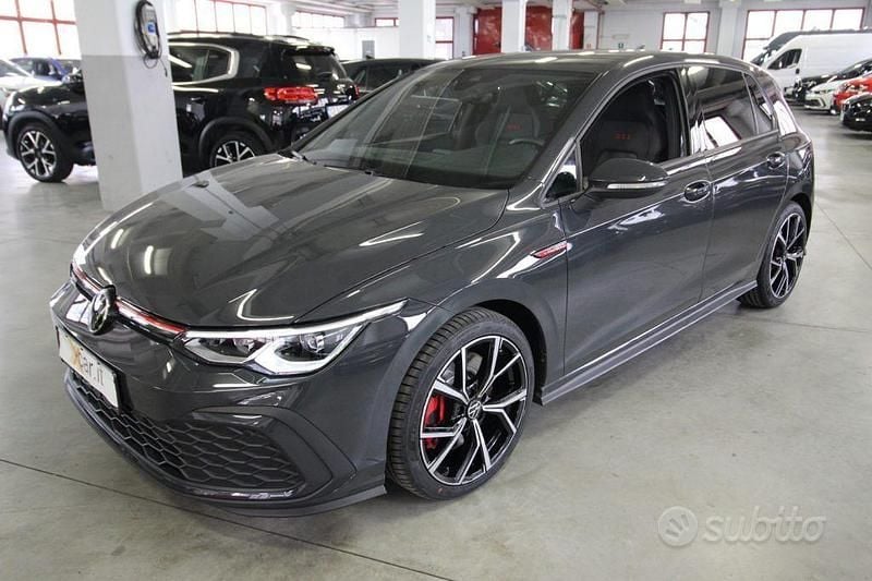 Usata VW Golf VIII GTI 245 CV (180 kW) 2023 Grigio scuro Berlina