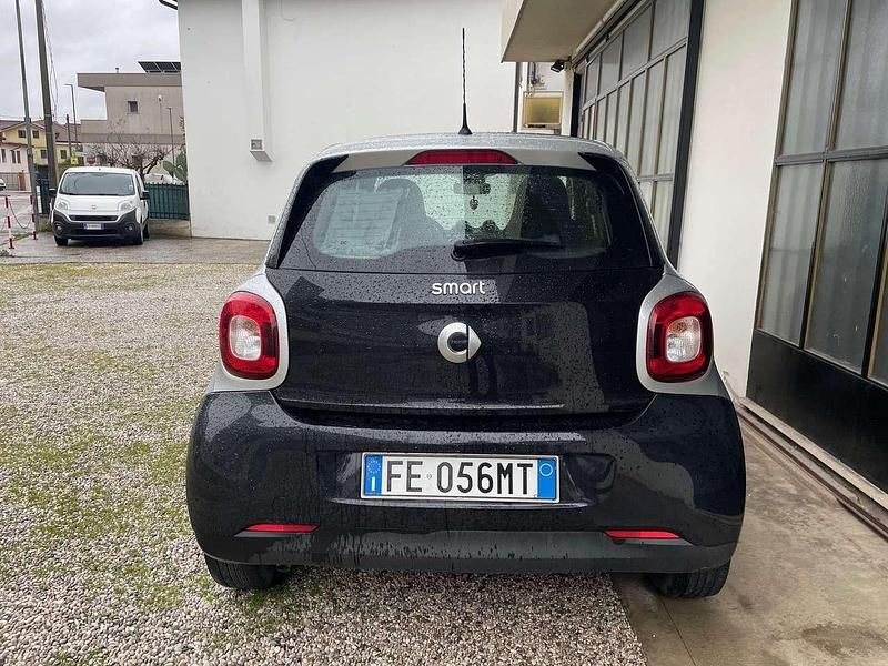 Usata Smart ForFour Passion 71 CV (52 kW) 2016 Nero Utilitaria