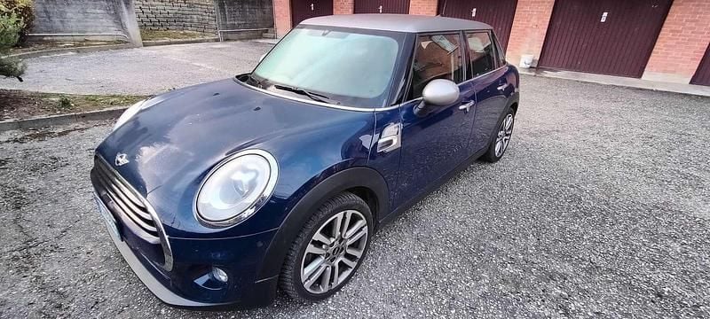 Usata Mini Cooper D Seven 116 CV (85 kW) 2017 Blu/azzurro Utilitaria