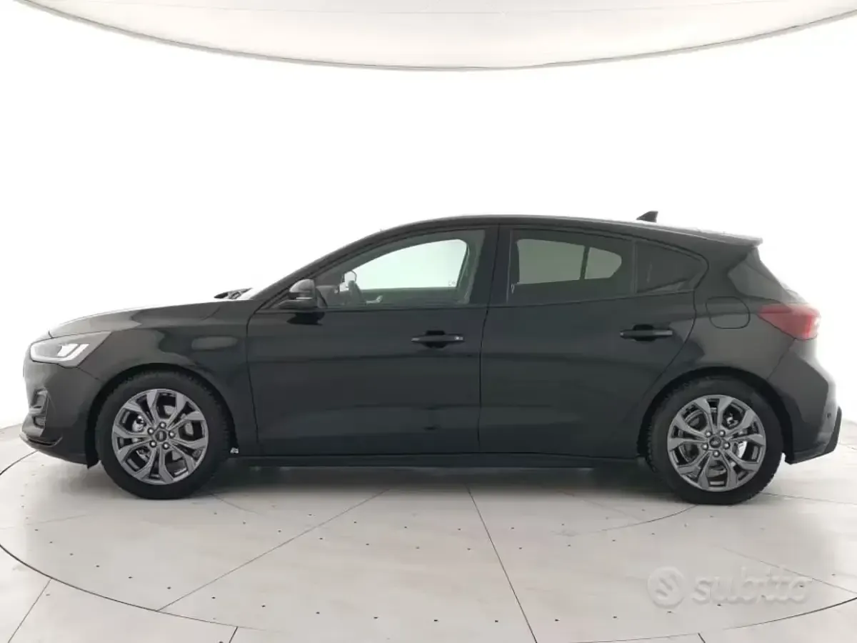 Usata Ford Focus ST-Line 125 CV (91 kW) 2025 Nero met Berlina