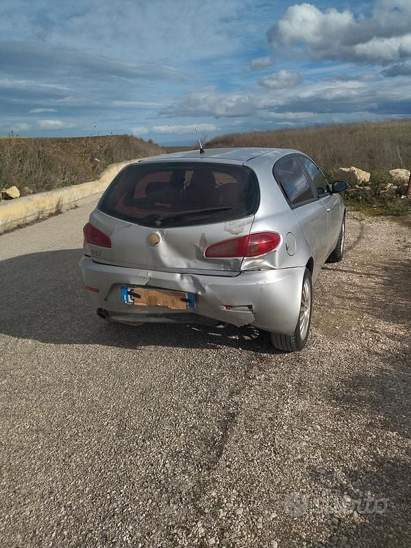 Usata Alfa Romeo 147 2005 Utilitaria