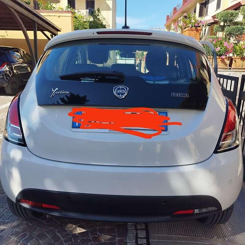 Usata Lancia Ypsilon 69 CV (50 kW) 2020 Bianco Utilitaria