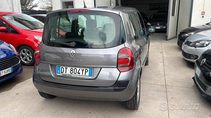 Usata Renault Modus Dynamique 85 CV (62 kW) 2009 Grigio Monovolume
