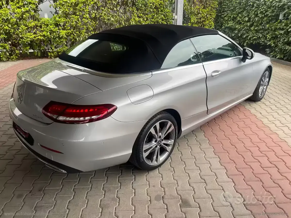 Usado Mercedes C220 Executive 170 CV (125 kW) 2017 Plateado Descapotable