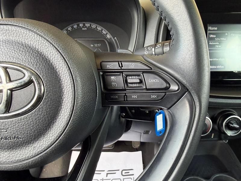 Usata Toyota Aygo Active 72 CV (52 kW) 2023 Bianco Utilitaria