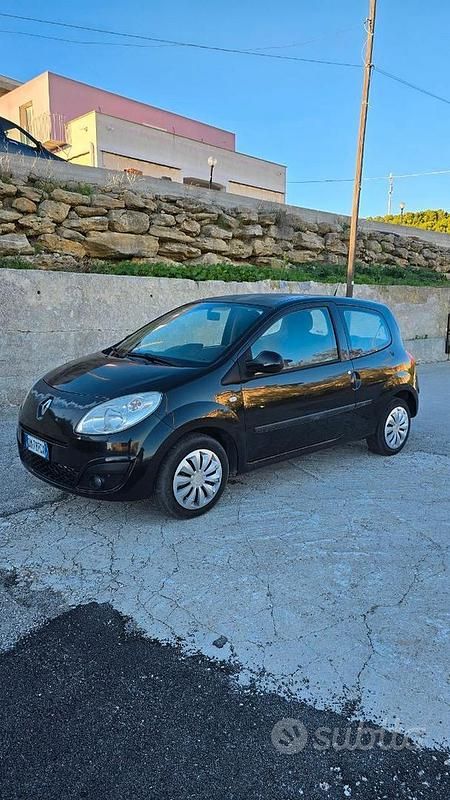 Nero Usata 2007 Renault Twingo Due volumi | 2450 € (Buon prezzo) - Immagine 1/4