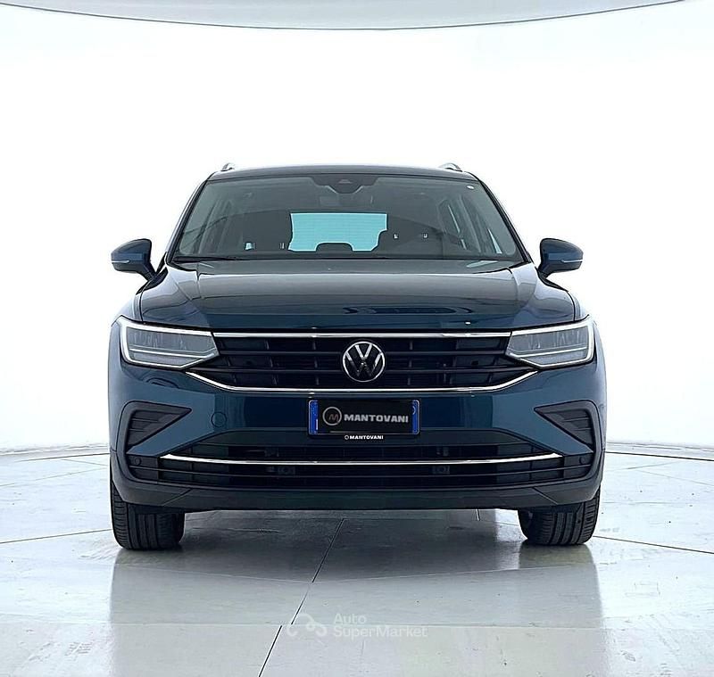 Begagnad VW Tiguan Life 150 HK (110 kW) 2024 Blå SUV