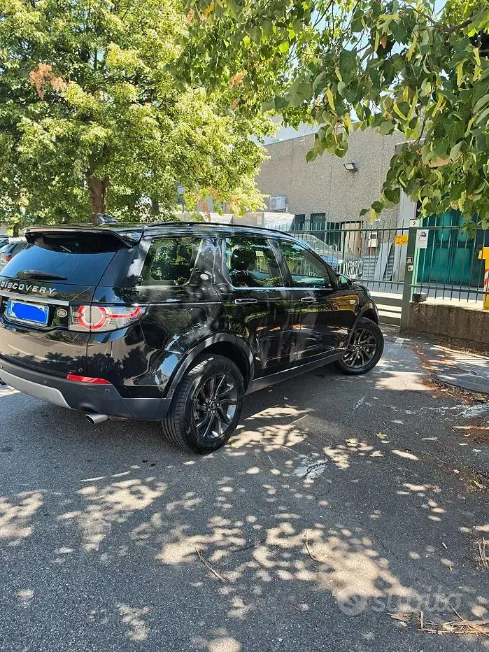 Usata Land Rover Discovery 241 CV (177 kW) 2019 Nero SUV