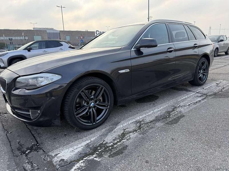 Usata BMW 520 Comfort Edition 184 CV (135 kW) 2013 Station wagon