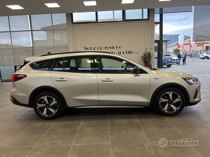 Usata Ford Focus Active 116 CV (85 kW) 2023 Grigio Station wagon