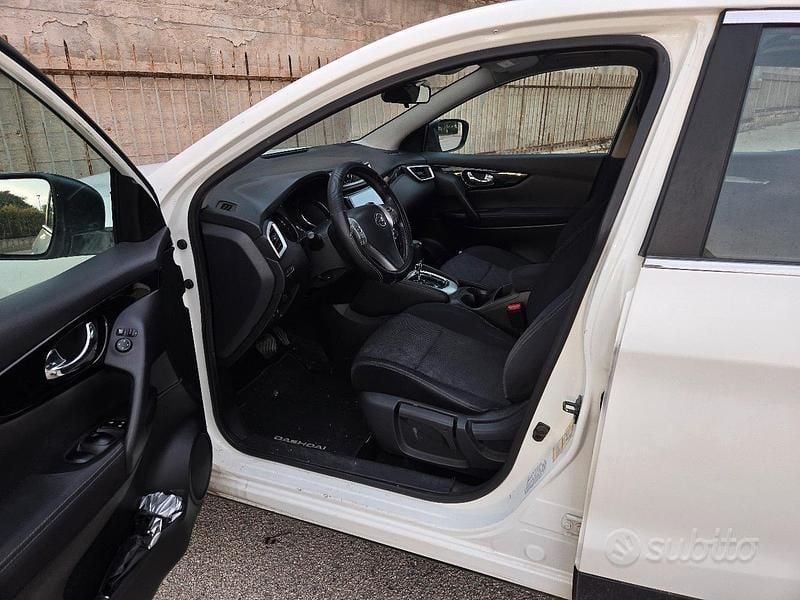 Usata Nissan Qashqai 131 CV (96 kW) 2016 Bianco SUV