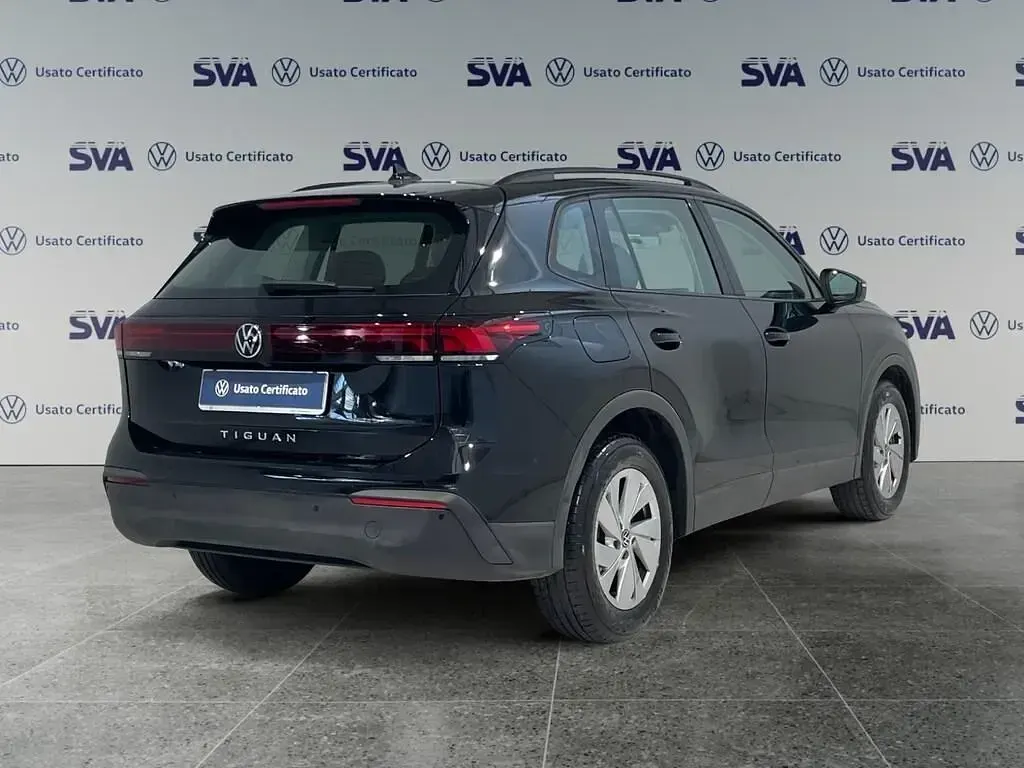 Usata VW Tiguan Life 150 CV (110 kW) 2025 Grenadill black SUV