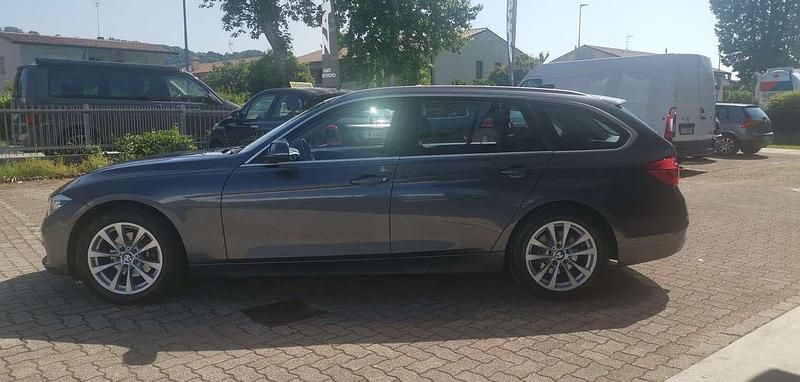 Usata BMW 318 Advantage 150 CV (110 kW) 2018 Grigio Station wagon