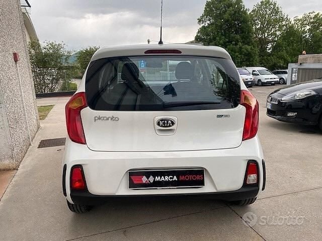 Usata Kia Picanto 67 CV (49 kW) 2016 Bianco Utilitaria