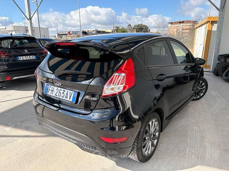 Usata Ford Fiesta ST-Line 95 CV (69 kW) 2017 Nero Berlina