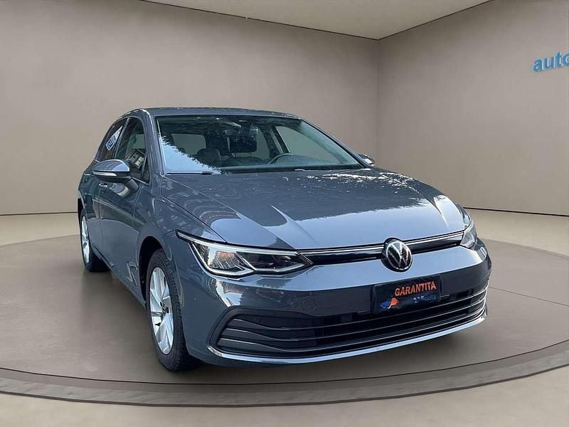 Blu/azzurro Usata 2021 VW Golf VIII Tre volumi | 18.440 € (Buon prezzo) - Immagine 1/4