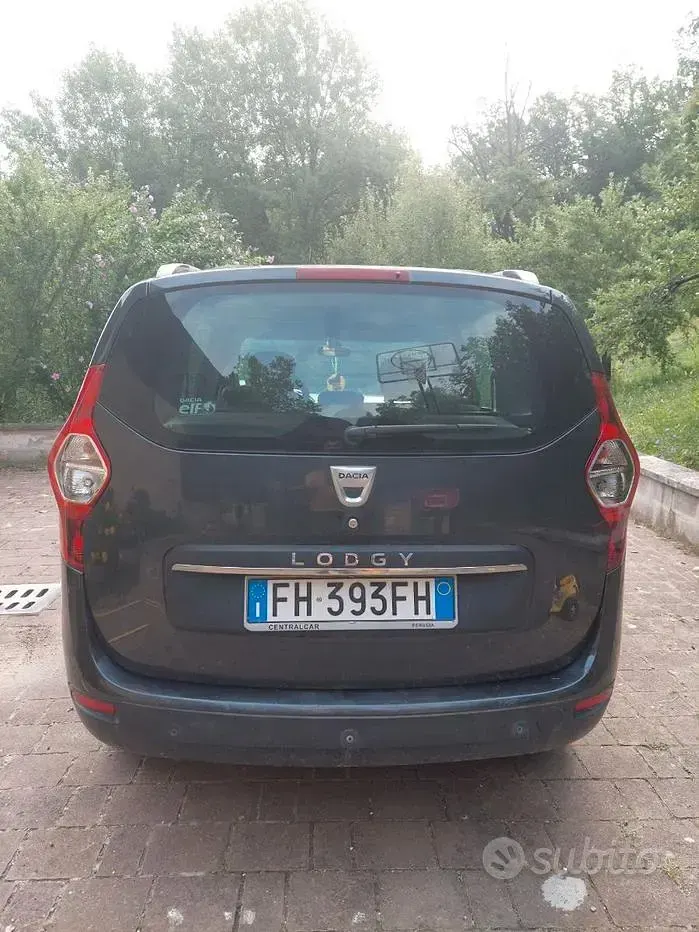 Usata Dacia Lodgy 100 CV (73 kW) 2017 Bluazzurro Monovolume