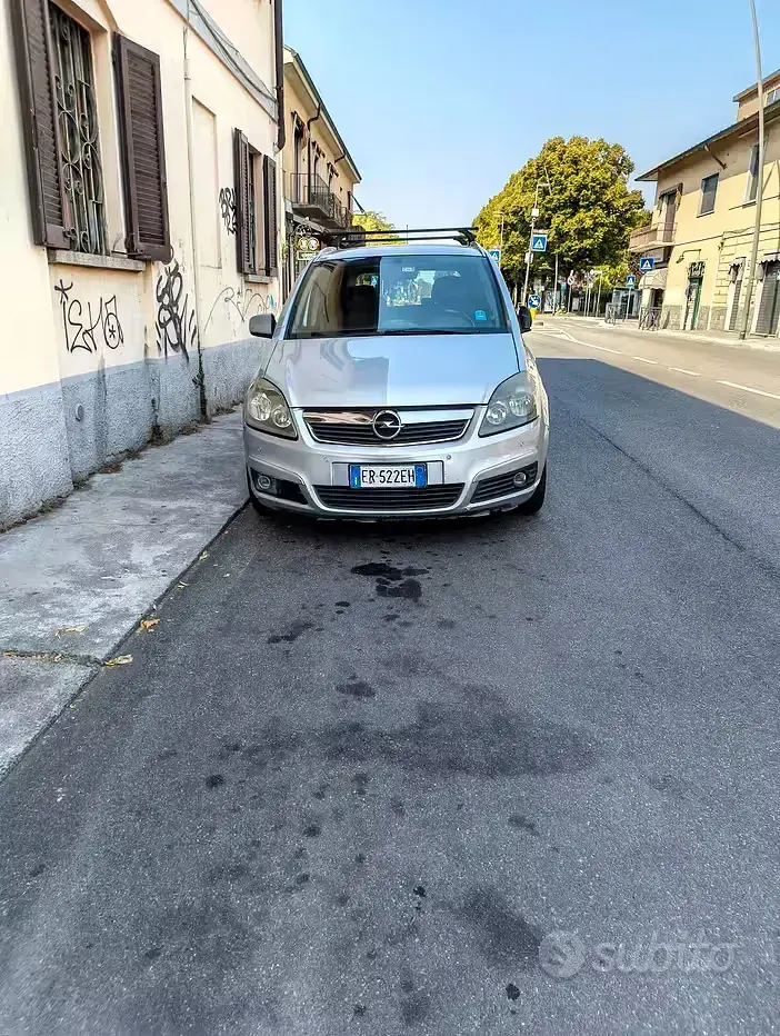 Usata Opel Zafira 150 CV (110 kW) 2013 Grigio Monovolume