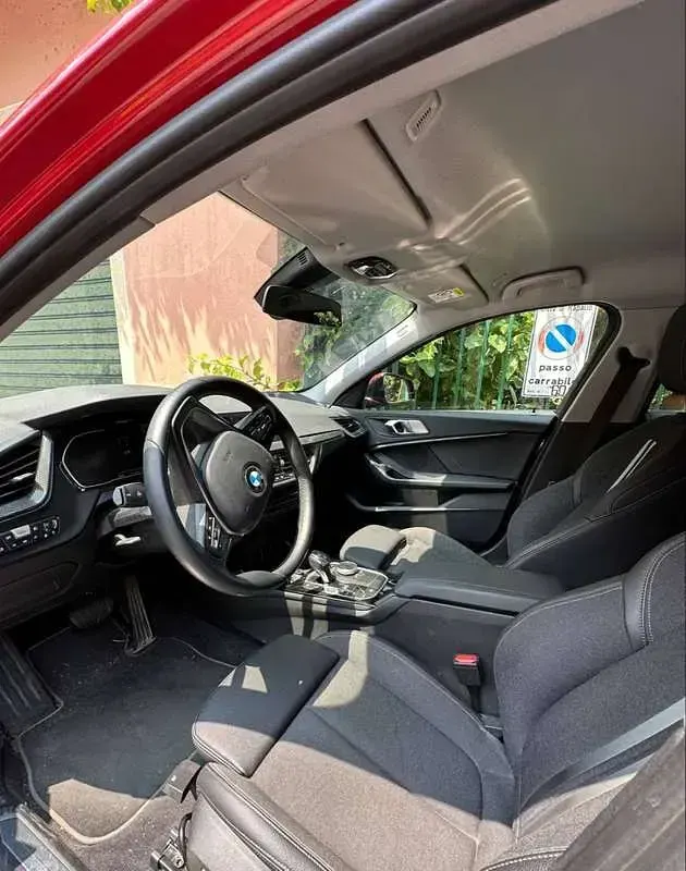 Usata BMW 118 Sport Line 140 CV (102 kW) 2020 Rosso Utilitaria