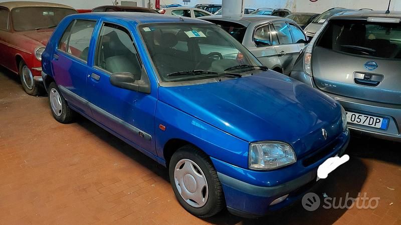 Usata Renault Clio II 58 CV (42 kW) 1998 Blu Berlina
