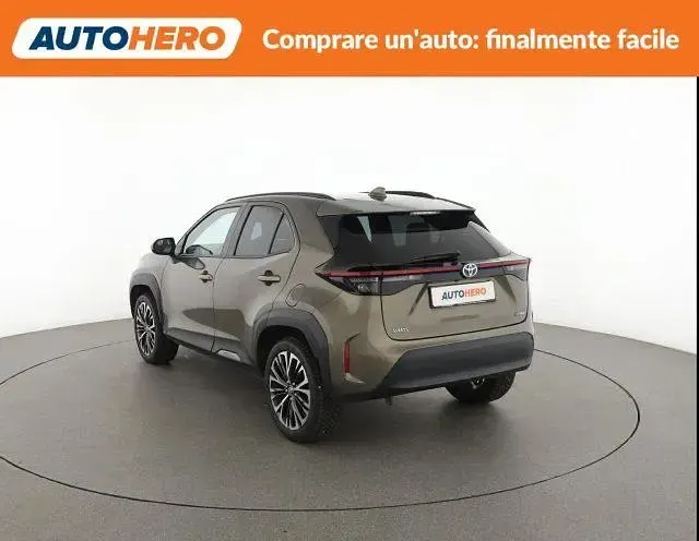 Usata Toyota Yaris Cross Lounge 92 CV (67 kW) 2023 Verde SUV