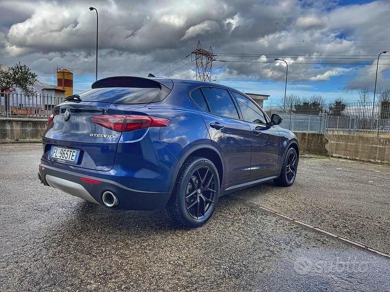 Usata Alfa Romeo Stelvio 210 CV (154 kW) 2017 Blu SUV