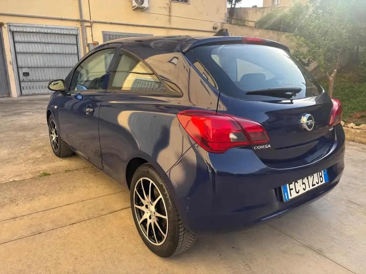 Usado Opel Corsa 75 HP (55 kW) 2016 Azul Citadino