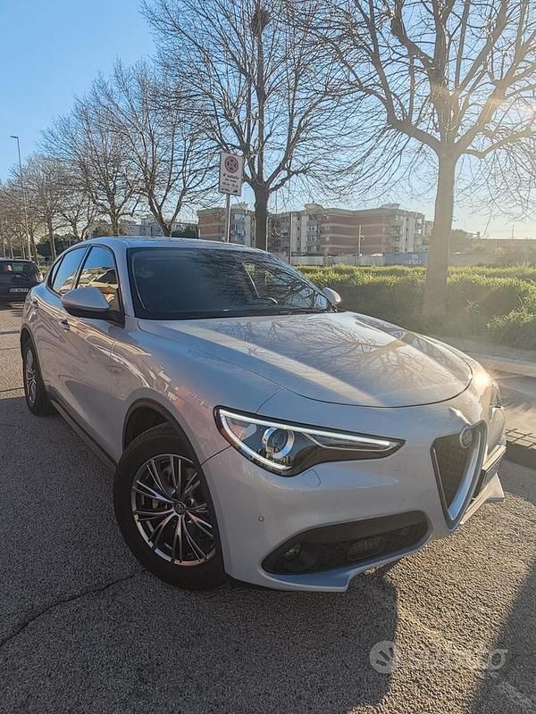 Usata Alfa Romeo Stelvio 160 CV (117 kW) 2021 Grigio SUV