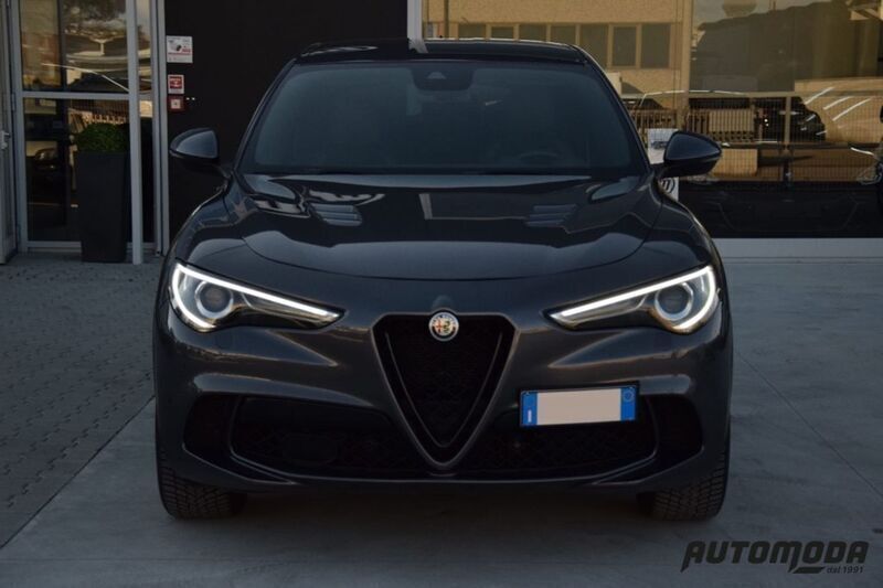 Usato 2020 Alfa Romeo Stelvio 2.9 Benzin 510 CV (49.098 €)