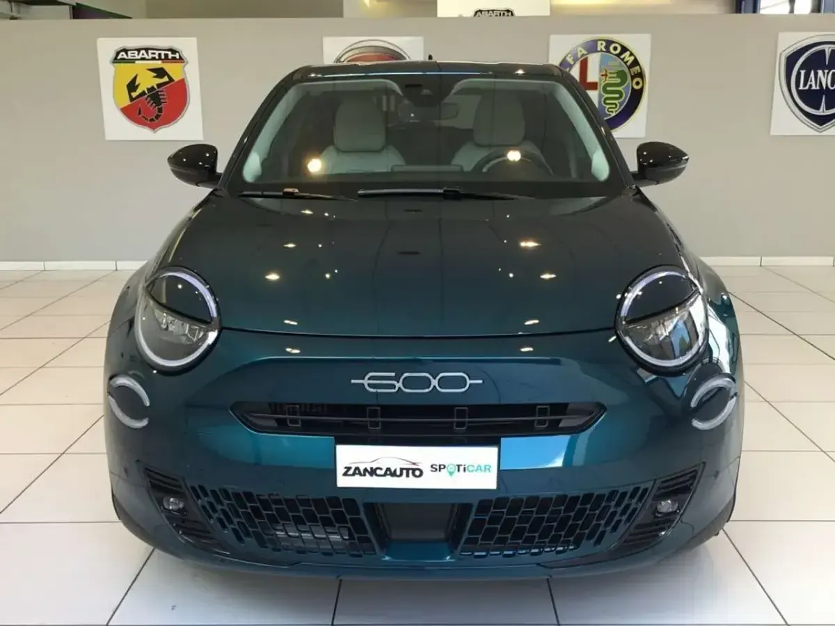 Usata Fiat 600E La Prima 114 kW (156 CV) 2025 Verde SUV