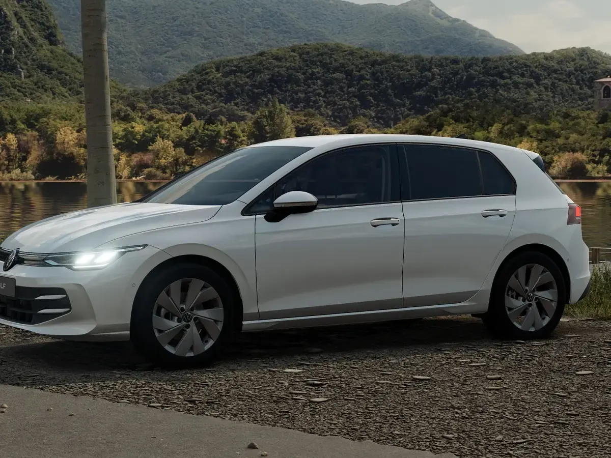 Nuova VW Golf VIII Edition 150 CV (110 kW) 2026 Pure white Berlina