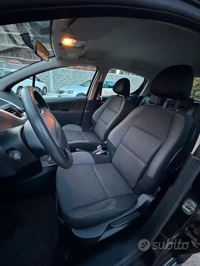 Usata Peugeot 207 68 CV (50 kW) 2010 Nero Berlina