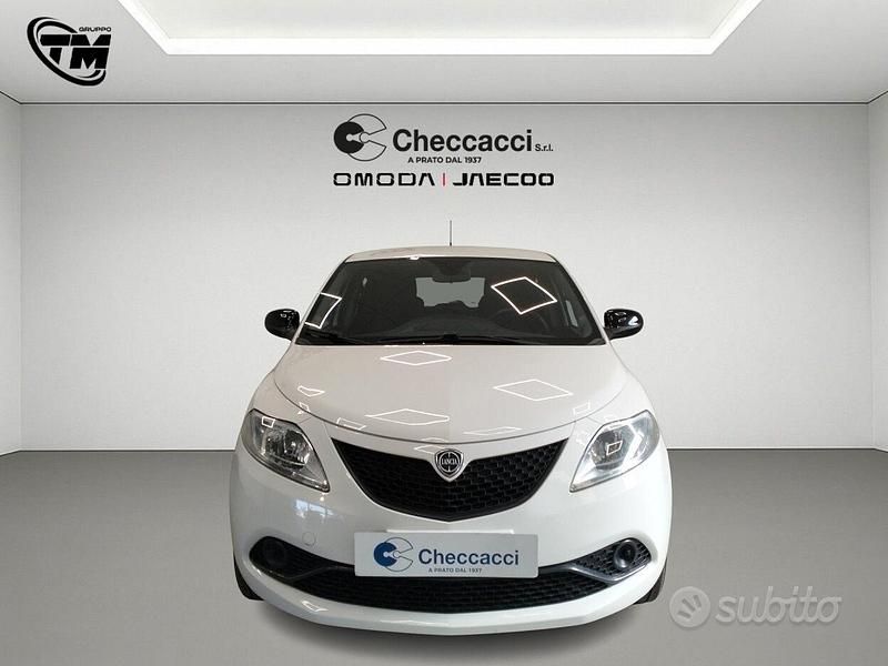 Usata Lancia Ypsilon Gold 69 CV (50 kW) 2018 Bianco Utilitaria