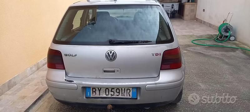 Usata VW Golf IV 130 CV (95 kW) 2002 Grigio Berlina