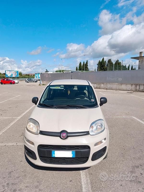 Usata Fiat Panda 85 CV (62 kW) 2015 Utilitaria