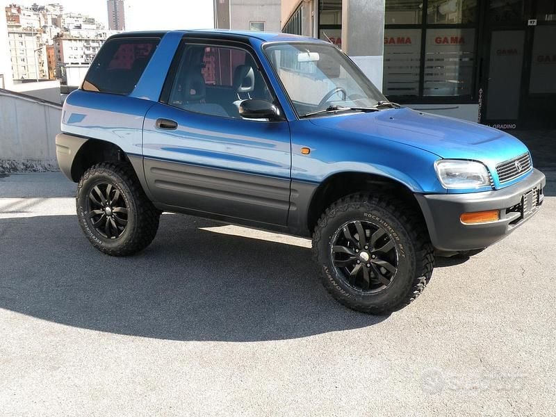 Usata Toyota RAV4 129 CV (94 kW) 1995 Blu SUV